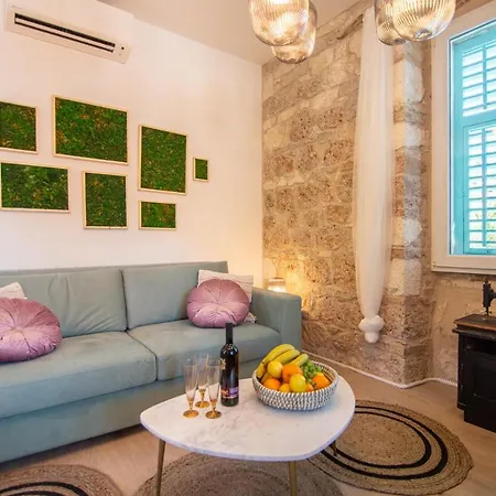 Mali Raj Apartment