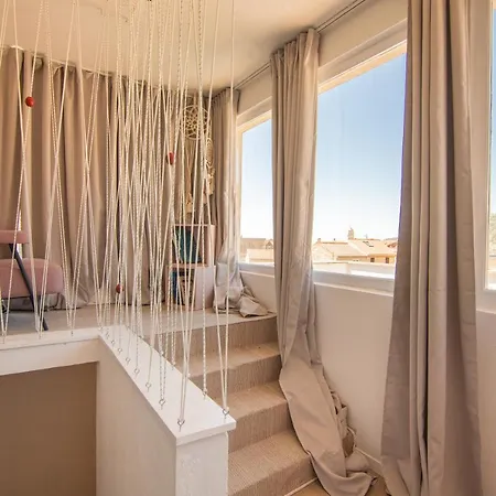 Mali Raj Apartment