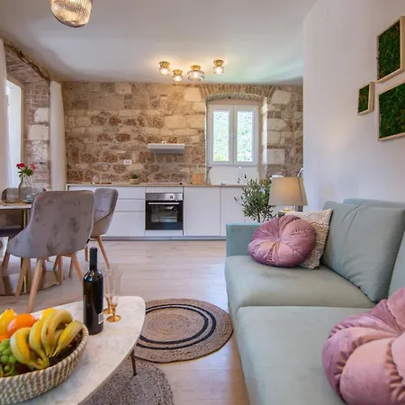 Apartment Mali Raj Komiza