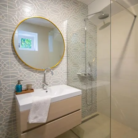 Mali Raj Apartment *