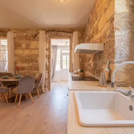 Apartamento Mali Raj *