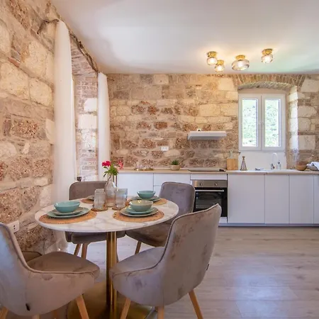 Apartamento Mali Raj *