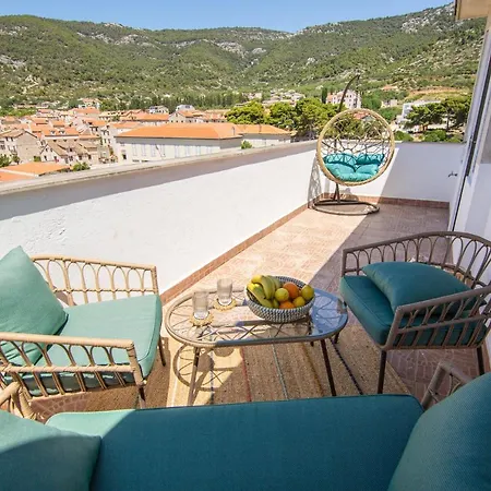 Mali Raj Apartamento Komiža